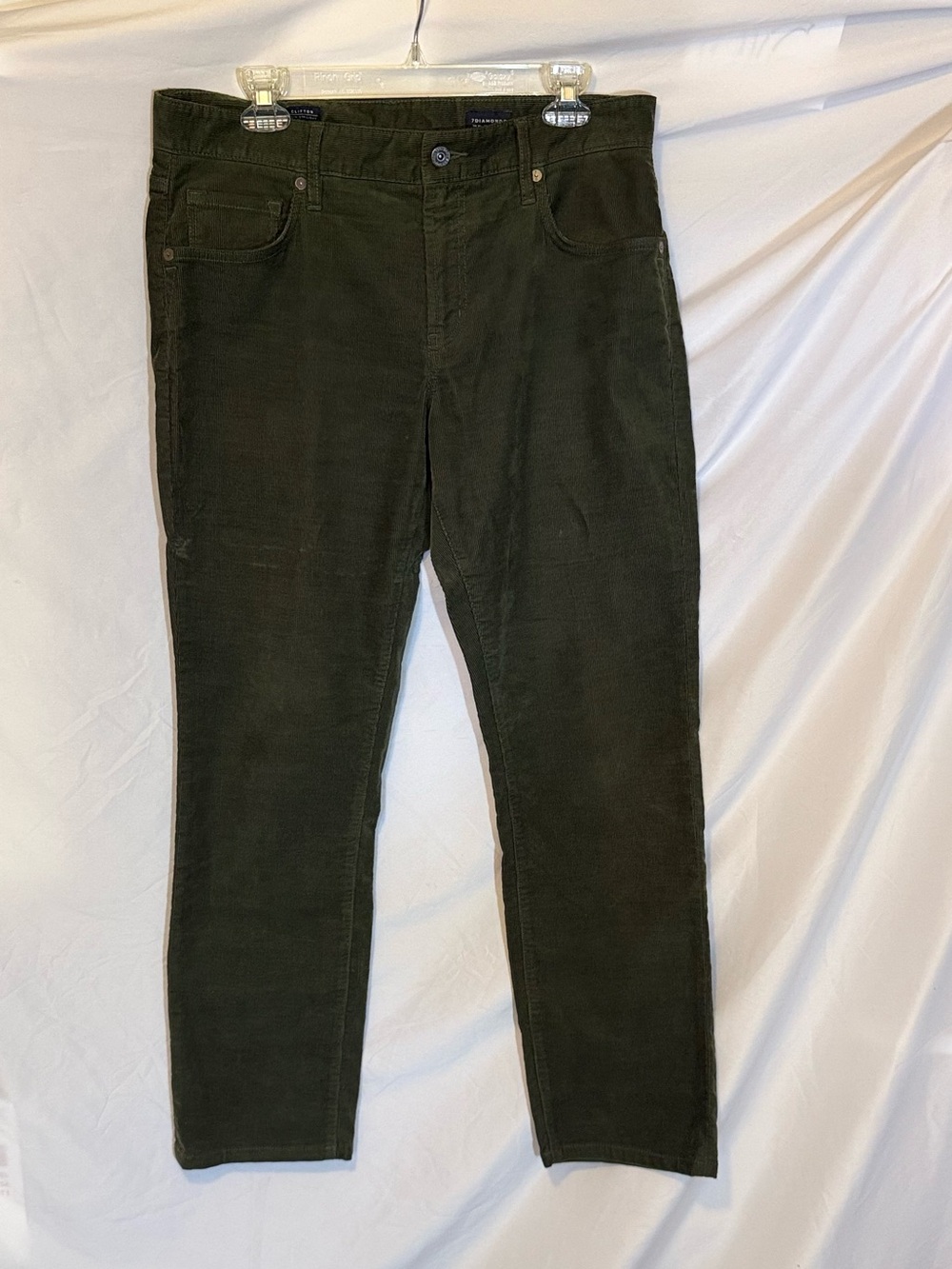 7 Diamonds Clifton Slim Straight Men's Olive Green Corduroy Pants (UU1)